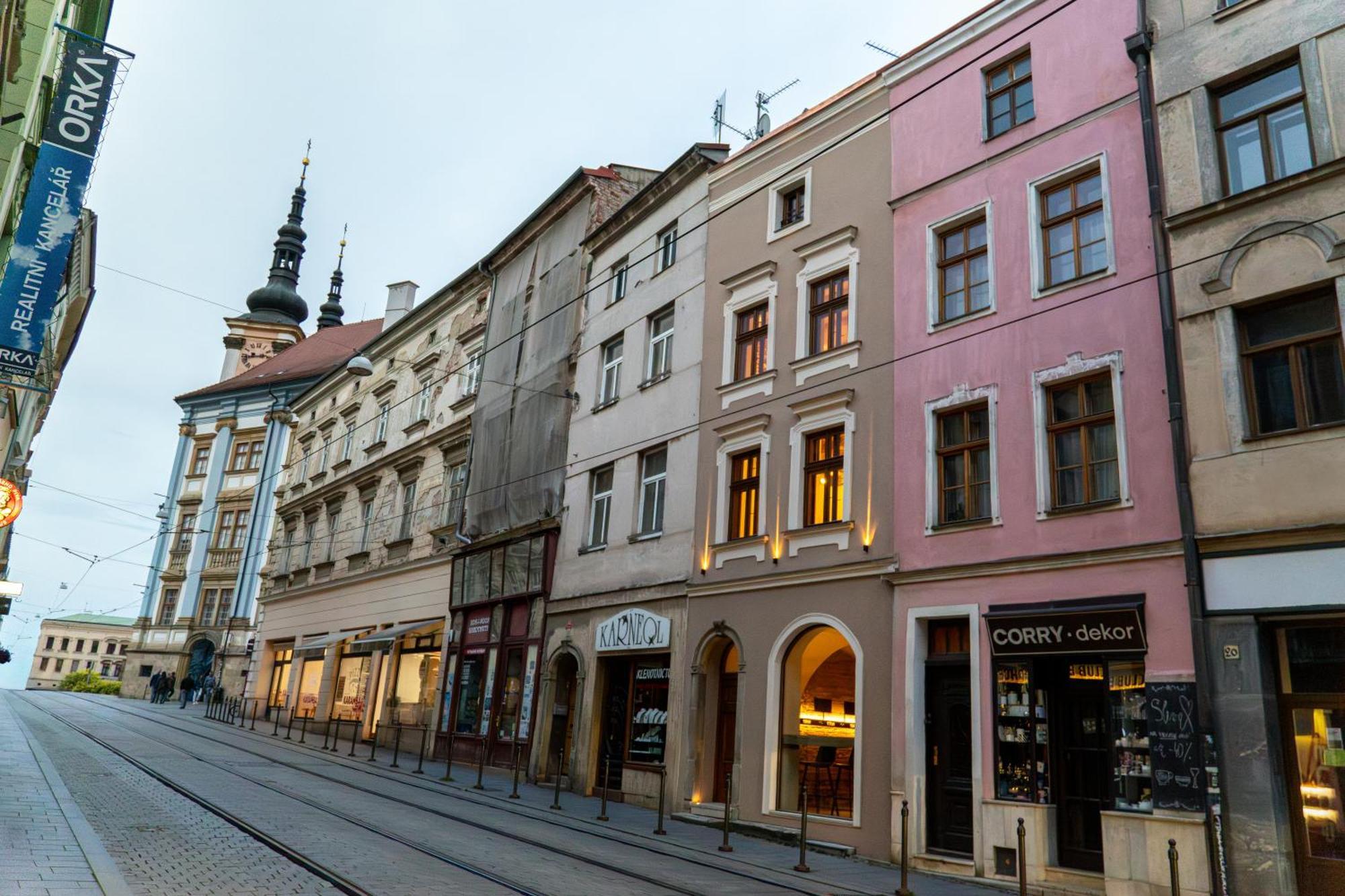 White Wolf Boutique Apartments Olomouc Eksteriør billede