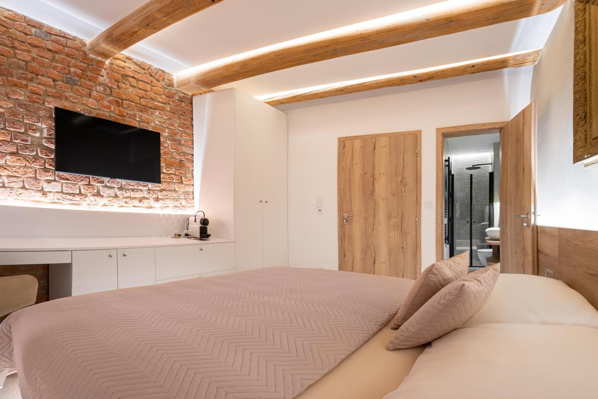 White Wolf Boutique Apartments Olomouc Eksteriør billede